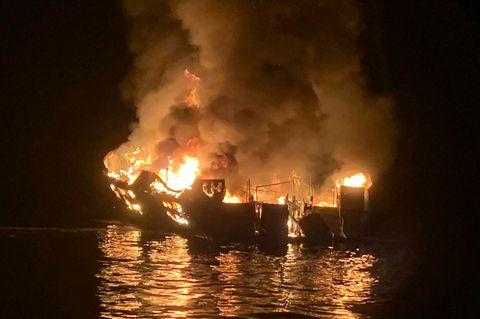 Das brennende Tauchboot vor Santa Cruz Island, Kalifornien