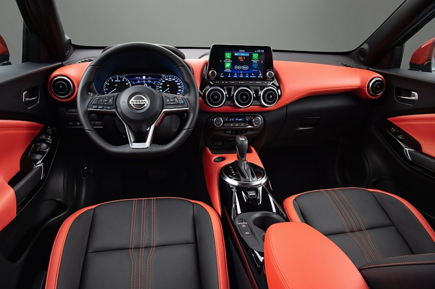 Das Cockpit mit dem acht Zoll Infotainment-Bildschirm
