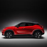 Die Flanke ist mit Kanten und Sicken versehen