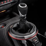 Standardmäßig kommt der Juke II mit einer Sechsgang-Handschaltung