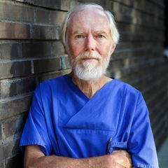 Dr. med. Arndt Dohmen, 69, Facharzt für Innere Medizin