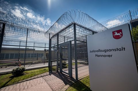 Razzia in der JVA Sehnde: Die Staatsanwaltschaft Hannover ermittelt wegen Bestechlichkeit. 