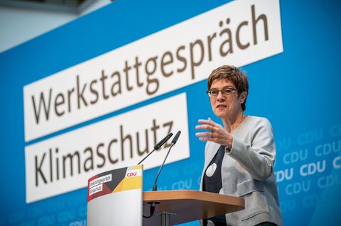 CDU-Chefin Annegret Kramp-Karrenbauer spricht zum Abschluss des CDU-Werkstattgespräch zum Klimaschutz.