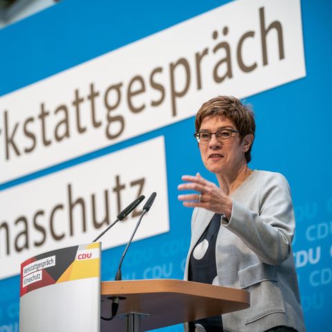 CDU-Chefin Annegret Kramp-Karrenbauer spricht zum Abschluss des CDU-Werkstattgespräch zum Klimaschutz.