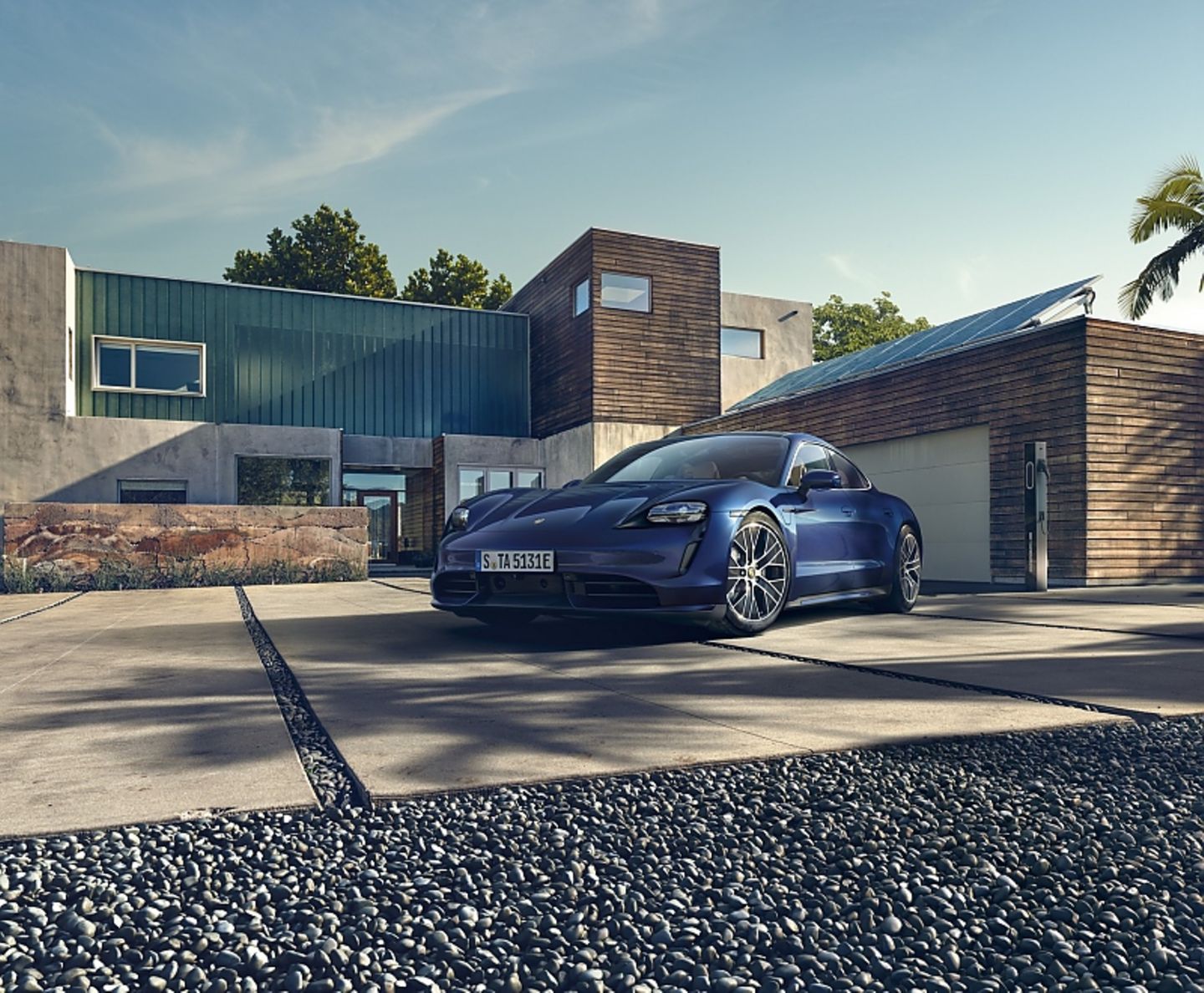 Der Porsche Taycan schafft eine Höchstgeschwindigkeit von 260 km/h