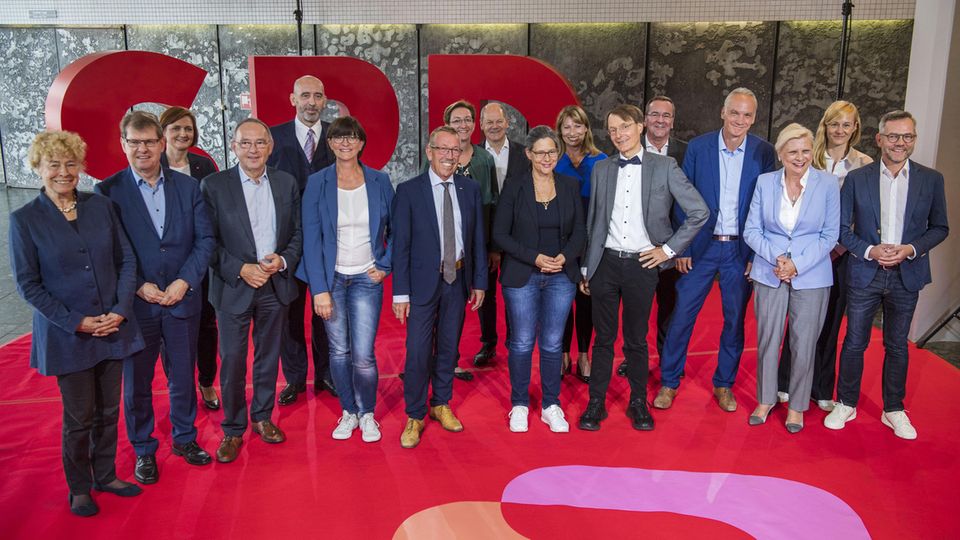 15 Kandidaten, 23 Veranstaltungen: Das Schaulaufen beginnt: So (aufwendig) ist die Suche nach der neuen SPD-Spitze Bewerber um den SPD-Parteivorsitz