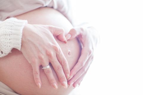 Mütter in Deutschland werden immer älter: Mittlerweile sind fünf Prozent der schwangeren Frauen über 40.