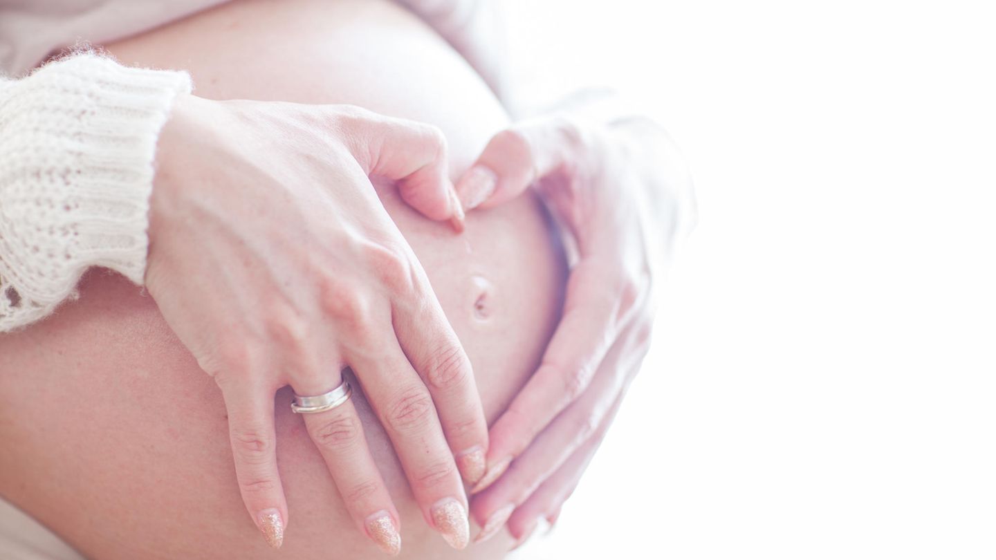 Mütter in Deutschland werden immer älter: Mittlerweile sind fünf Prozent der schwangeren Frauen über 40.