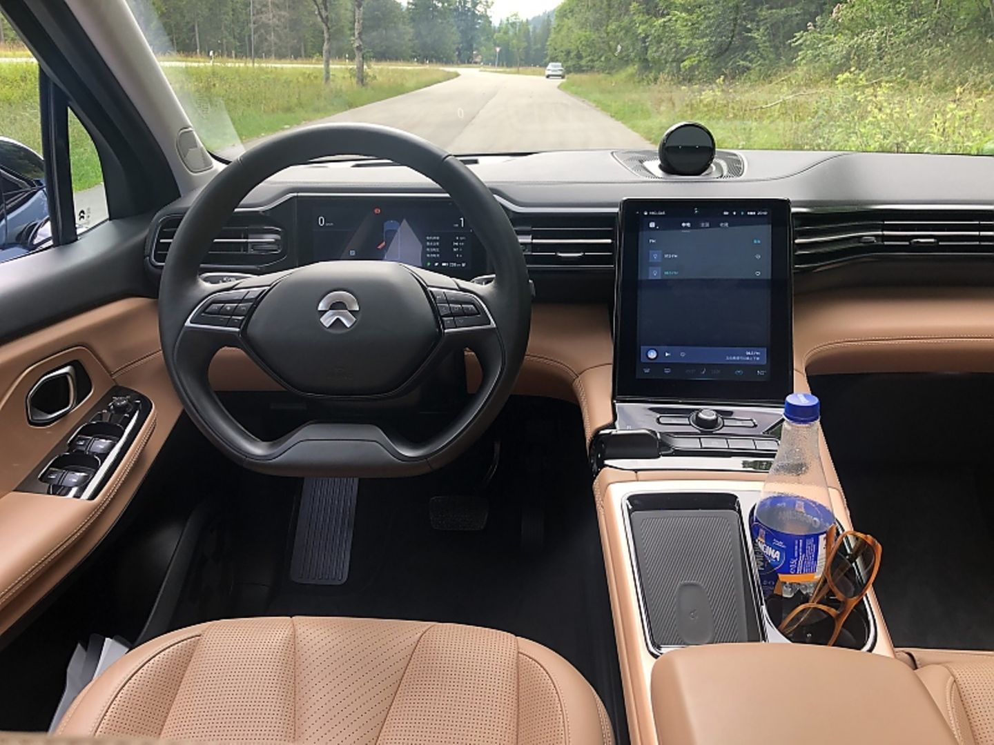 Nio ES8
