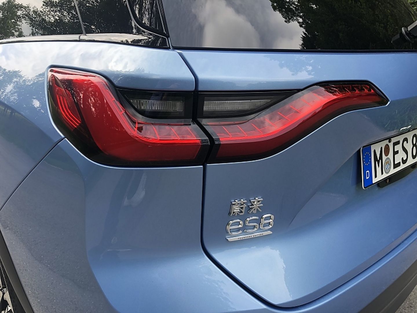 Nio ES8
