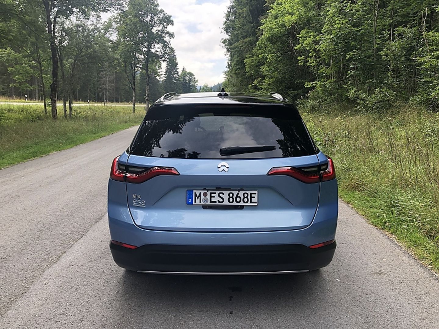 Nio ES8