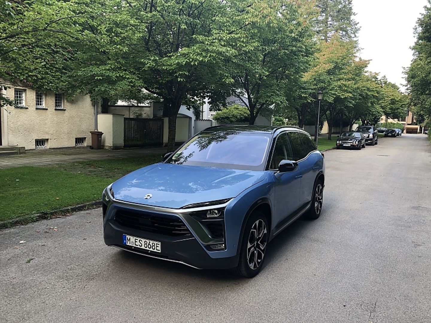 Nio ES8
