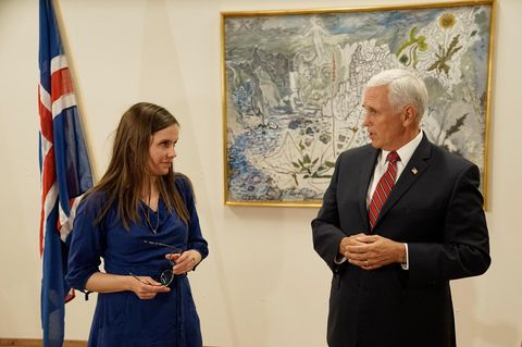 US-Vizepräsident Mike Pence trifft mit der isländischen Premierministerin Katrín Jakobsdóttir zusammen