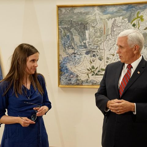US-Vizepräsident Mike Pence trifft mit der isländischen Premierministerin Katrín Jakobsdóttir zusammen