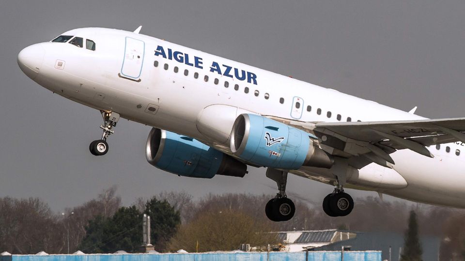 Eine Maschine der Pleite-Airline Aigle Azur Eine Maschine der Pleite-Airline Aigle Azur