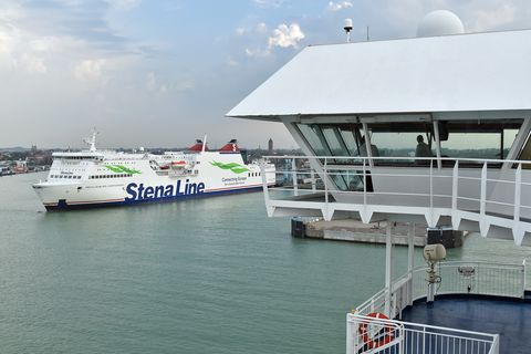 Einfahrt in den Fährhafen von Trelleborg in Südschweden