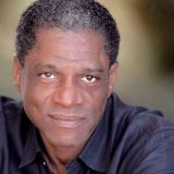 8. September 2019  Er hatte mehrere Gastauftritte in bekannten TV-Serien und war zuletzt in dem Kurzfilm "Second Acts" zu sehen - Schauspieler John Wesley verstarb mit 72 Jahren an den Folgen der seltenen Krebsform Morbus Kahler. Bekannt wurde Wesley unter anderem durch seine Rolle als Dr. Hoover in einer Folge von "Der Prinz von Bel-Air" an der Seite von Will Smith. "John Wesley war ein Geschenk für die Welt, seine Güte und Anmut sind in seinen Arbeiten für Theater, Fernsehen und Film unsterblich geworden. Es bricht mir das Herz, heute einen lieben Freund verloren zu haben", sagte sein Manager Gerry Pass laut Medienberichten. Wesley hinterlässt seine Ehefrau, seine beiden Töchter und seinen Stiefsohn.