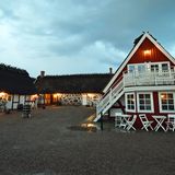 Der zum Weingut umfunktionierte Bauernhof geht auf das Jahr 1868 zurück. "Für uns ist es sehr wichtig, die Seele der Farm beizubehalten", sagen die Winzer. "Daher verwenden wir ausschliesslich traditionelle Materialien und Baumethoden."