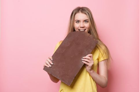 Stellen Sie sich vor, dass Sie naschen!  Unsere Vorstellungskraft sollte man nicht unterschätzen. Eine Studie hat herausgefunden, wenn man sich vorstellt, man würde bestimmte Lebensmittel permanent naschen, man am Ende keine Lust mehr darauf hat.  