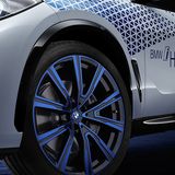 Die blauen Elemente zeigen die Brennstoffzellen-Technologie