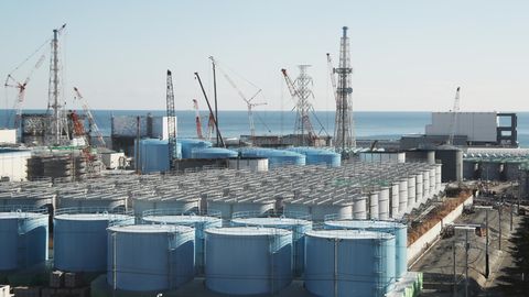 Kühltanks der Tokyo Electric Power Company Holdings Inc.'s in Fukushima