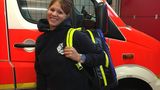 Sonja vor dem Rettungswagen
