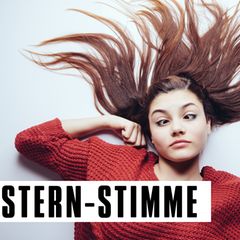 Teenagerin mit verdrehten Augen