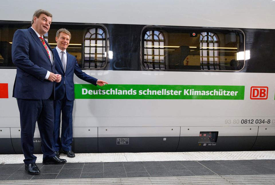 ... stellten am 10. September in Berlin das neue Außendesign der ICE-Züge vor - mit einem irreführenden PR-Claim.