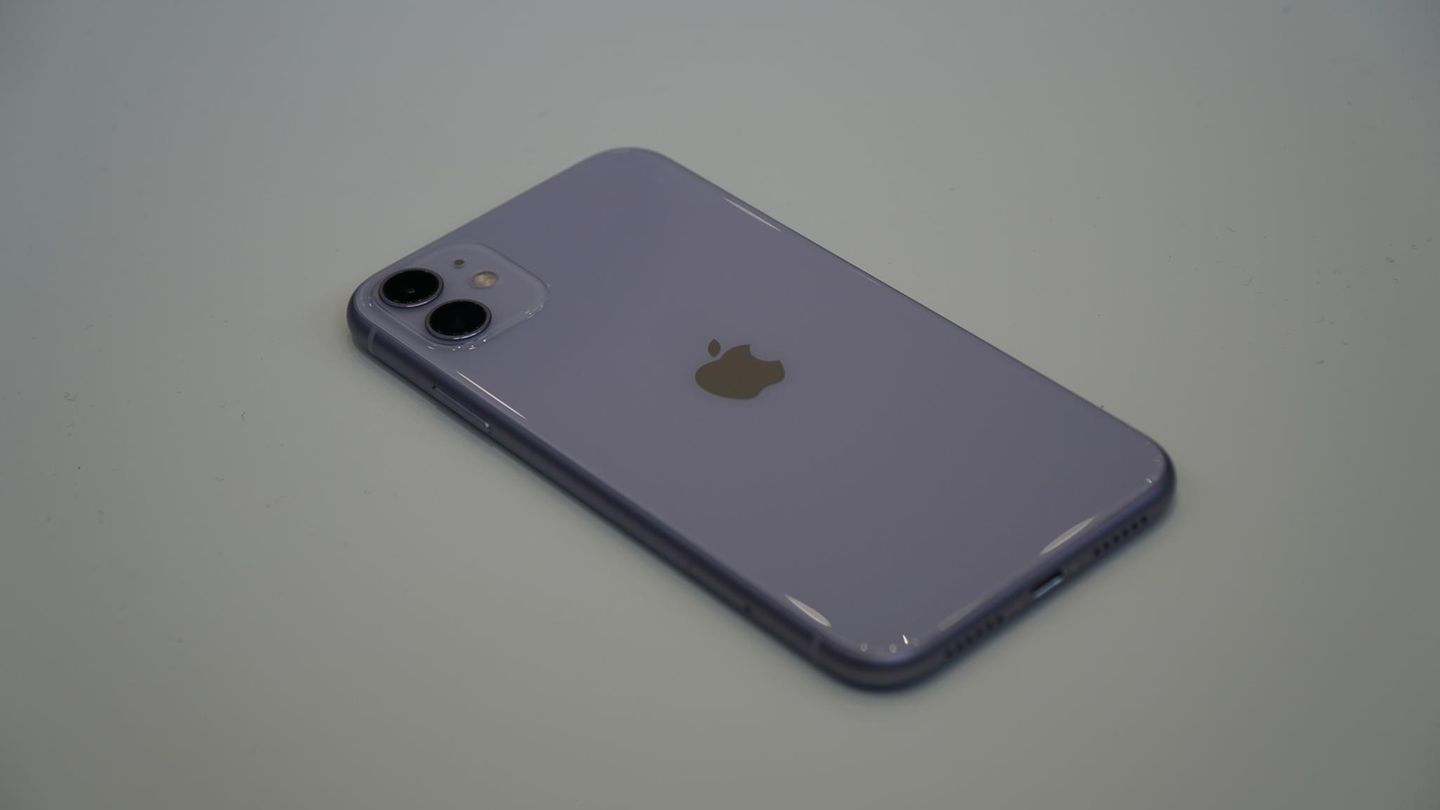 Apple-Event: ... und eines in Violet. Die beiden neuen Farben ersetzen die blauen und orangenen Modelle des Xr.