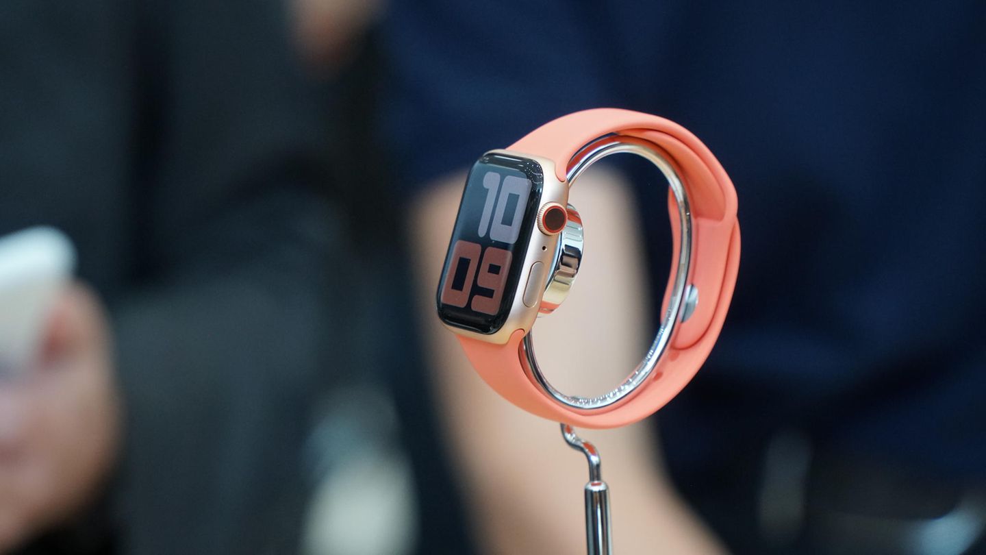Apple-Event: Die neue Apple Watch ist optisch kaum von der alten zu unterscheiden.