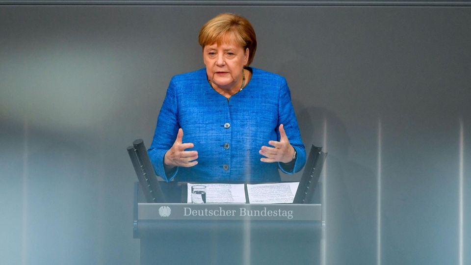 Bundeskanzlerin Angela Merkel (CDU) während der Generaldebatte