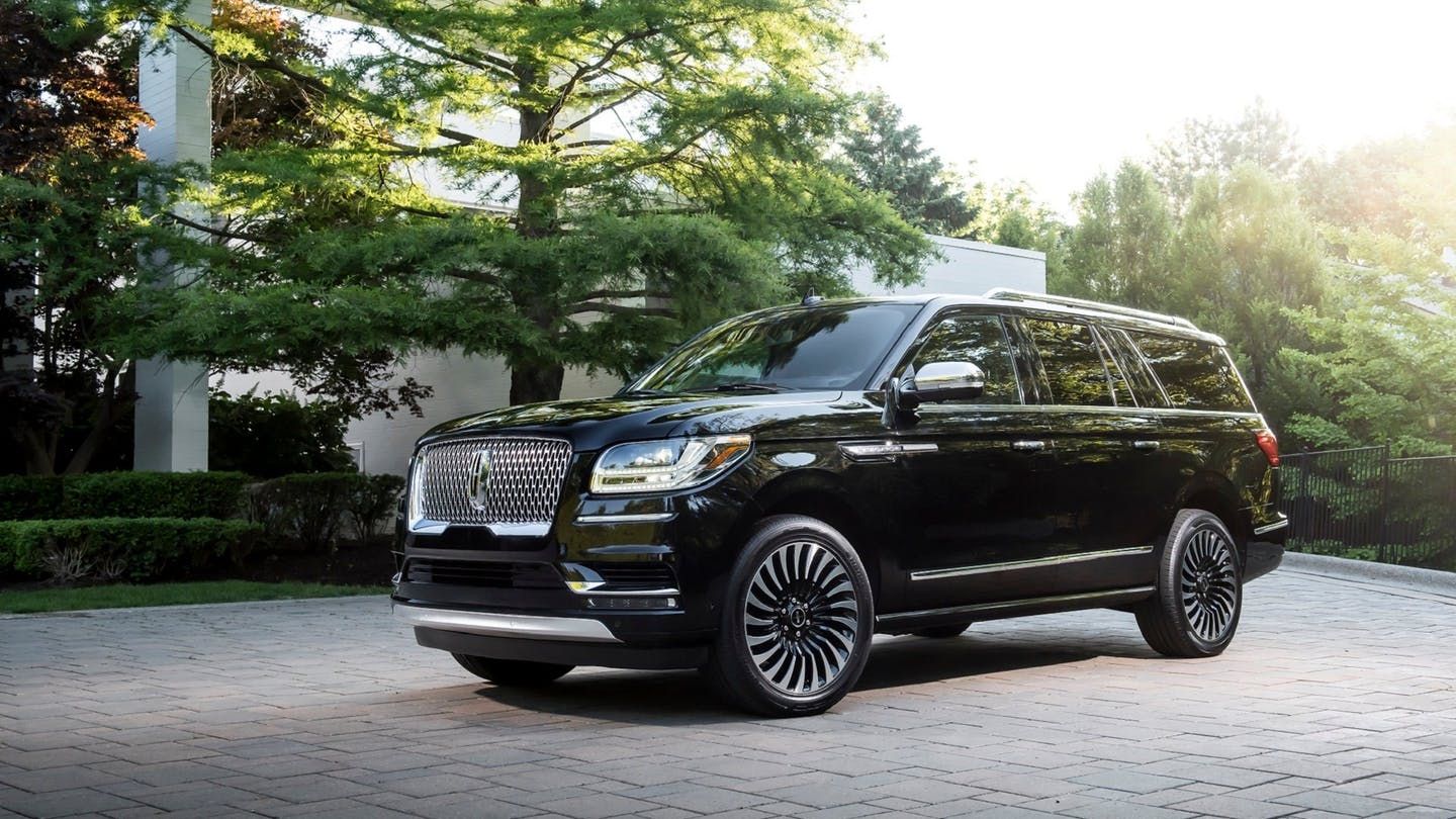 So wie den Navigator stellt man sich einen SUV vor - in Deutschland werden SUVs dieser Große allerdings kaum verkauft.