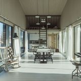 Die Schlafkojen sind unter dem Dach untergebracht.