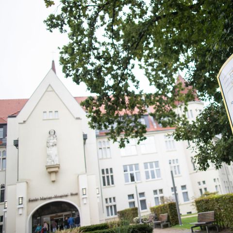 Im Sankt-Marien-Hospital in Buer wurden drei Babys mit ähnlichen Handfehlbildungen geboren.
