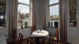 Wallanders Tisch im Hotel Continental du Sud