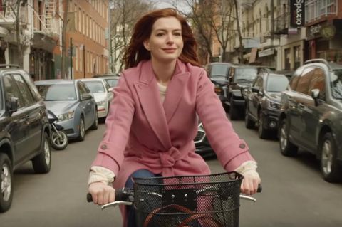 Anne Hathaway spielt eine der Hauptrollen in der neuen Amazon-Prime-Serie "Modern Love"