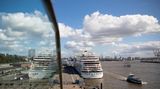 Hafenfest: Zwölf Schiffe von acht Reedereien legten im Rahmen der Cruise Days in Hamburg an. Hier liegt die "Aida Sol" am Kreuzfahrtterminal in Altona.