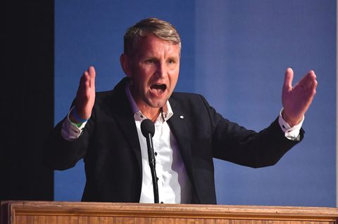 Björn Höcke auf AfD-Parteitag: "Starten Abschiebeinitiative 2020"
