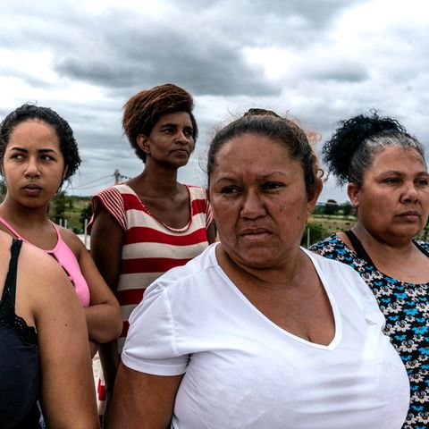 In der Favela Menino Chorão haben Frauen die Macht übernommen, angeführt von Dona Carmen (weißes T-Shirt)