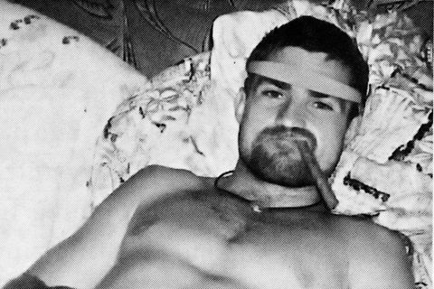 Attila Ambrus in einem Bett