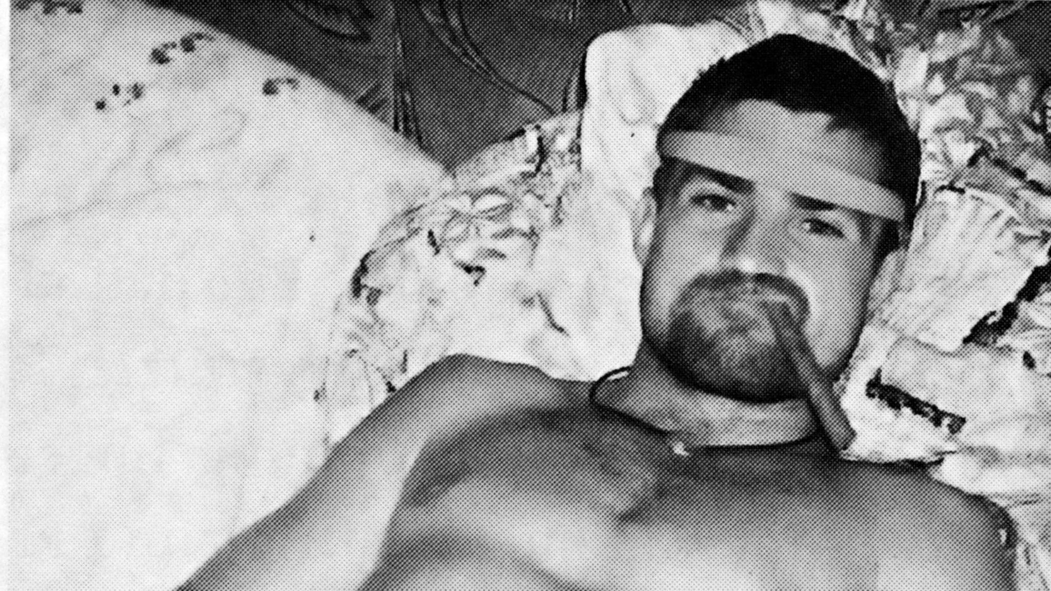 Attila Ambrus in einem Bett