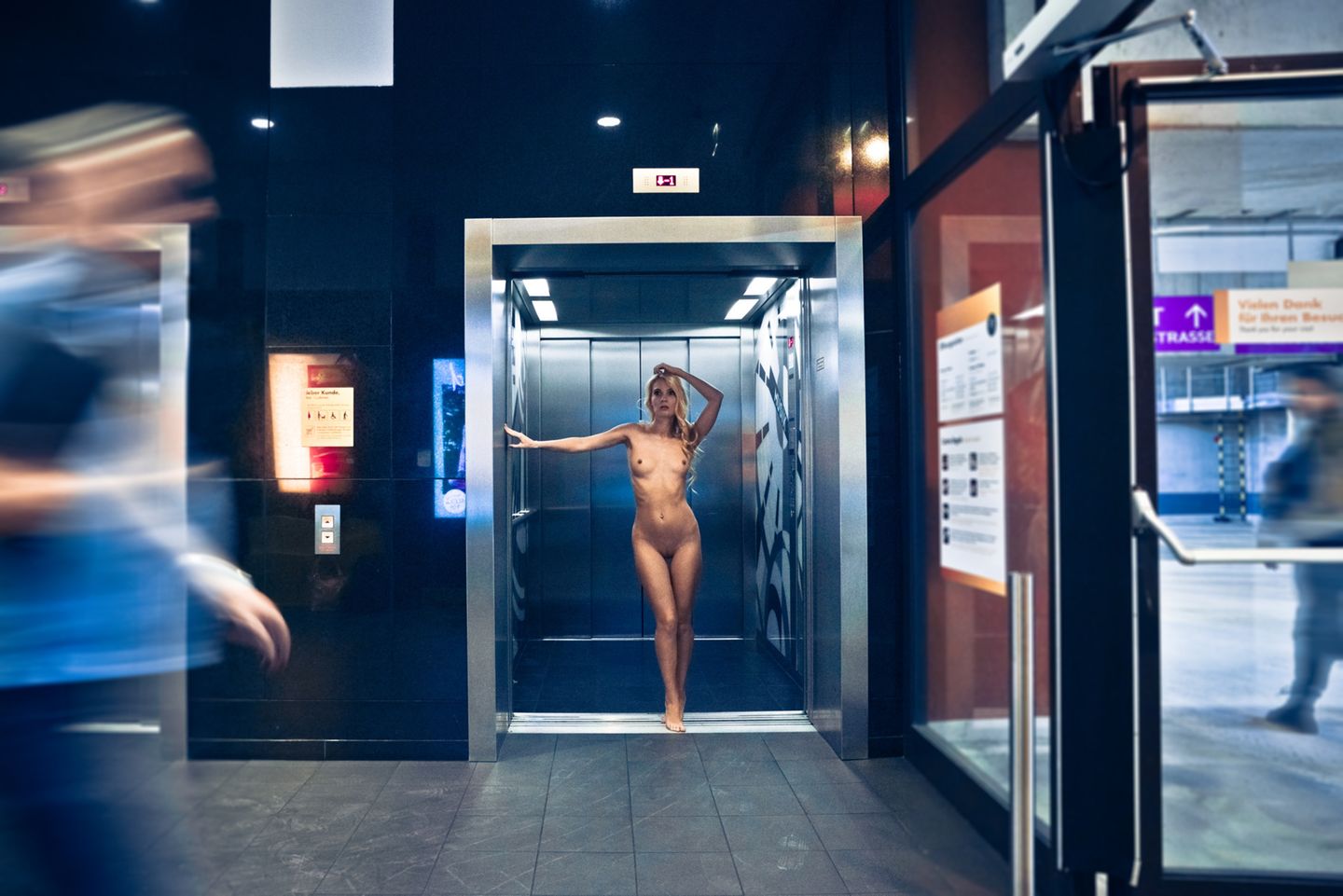 Girl Got Undressed In Elevator
