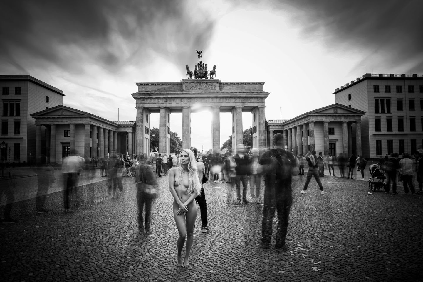 Aktfotografie: "Urban Nude": Mutige Aktfotografien im Kampf gegen den Blutkrebs