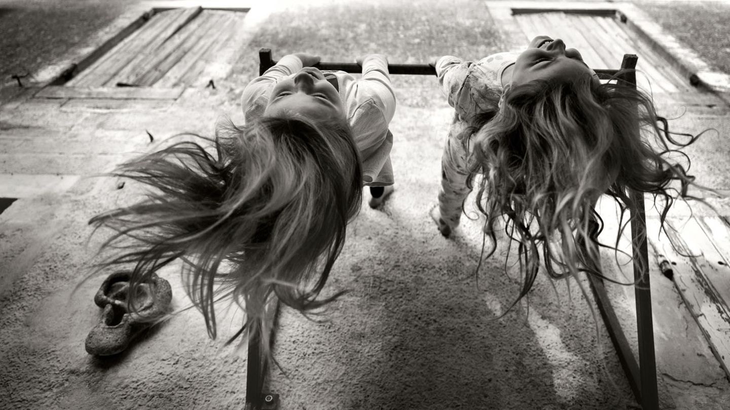 In einem visuellen Tagebuch hält Laboile die Kindheit seiner Sprösslinge fest und ...