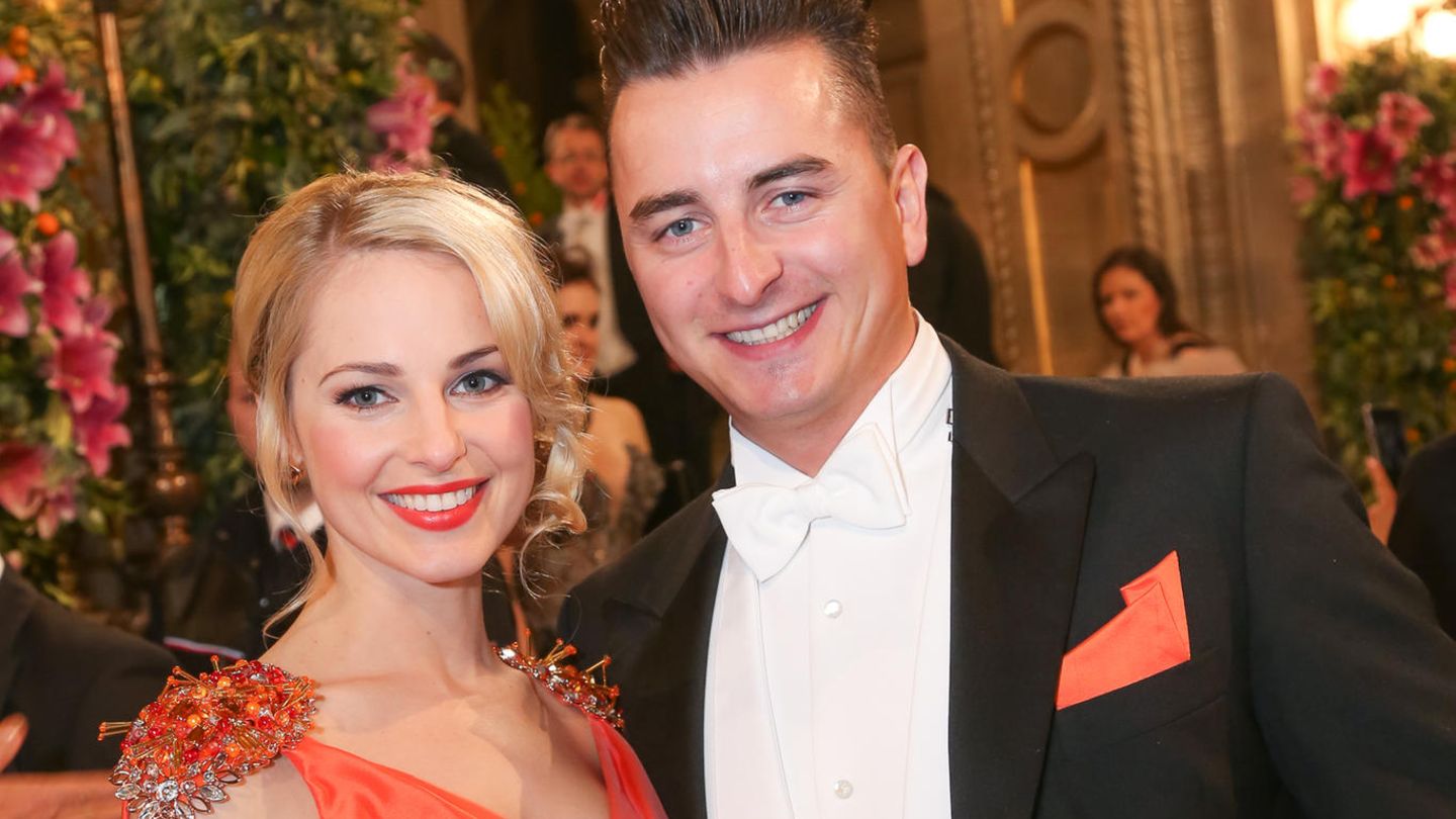 Silvia Schneider und Andreas Gabalier 2015 beim Wiener Opernball