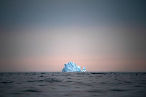 Mit der Erderwärmung dehnt sich das Meerwasser aus, die Eismassen schmelzen und der Meeresspiegel steigt