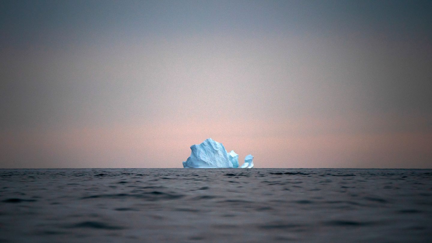 Mit der Erderwärmung dehnt sich das Meerwasser aus, die Eismassen schmelzen und der Meeresspiegel steigt