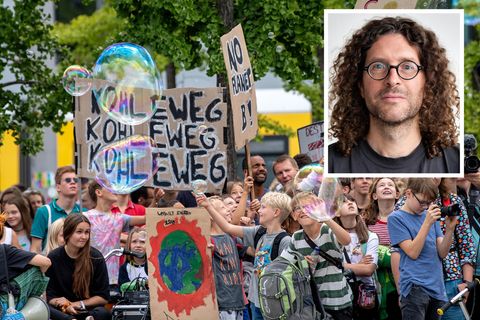 Junge Leute bei einer Klima-Demo in Berlin