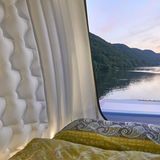 Die Seitenwände des Hubdaches werden automatisch aufgeblasen.