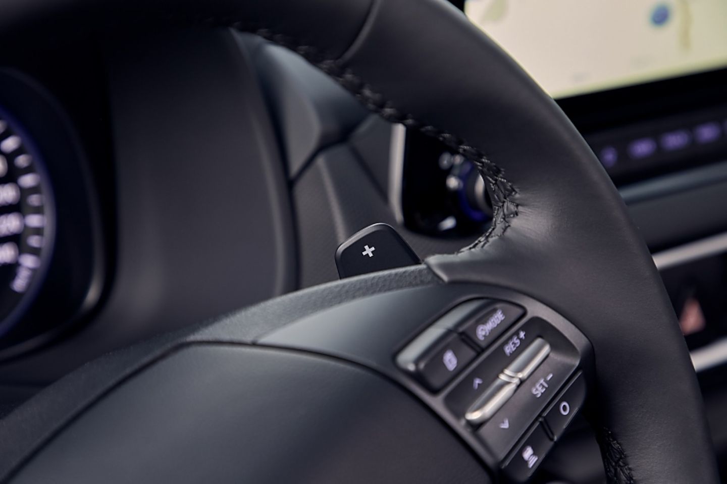 Der Hyundai Kona Hybrid hat eine Lenkrad-Fernbedienung